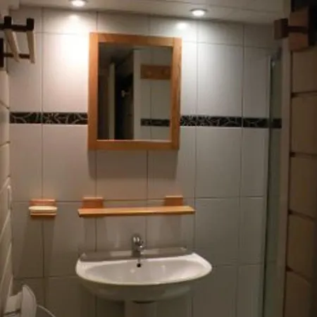 Confortable, Proche Des Pistes De Ski, Avec Jardin, Terrasses Couvertes Et Wi-fi A - Fr-1-589-86 Vakantiehuis *