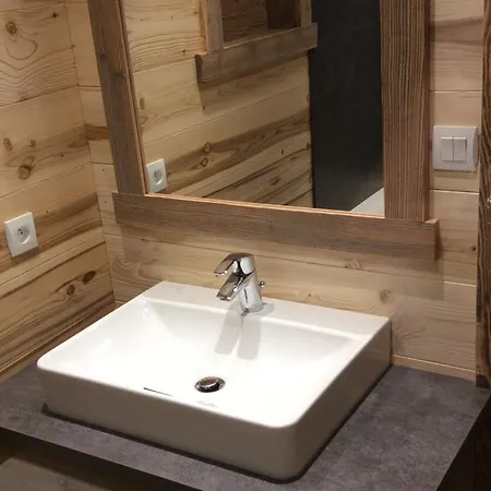 Confortable, Proche Des Pistes De Ski, Avec Jardin, Terrasses Couvertes Et Wi-fi A - Fr-1-589-86 Vakantiehuis