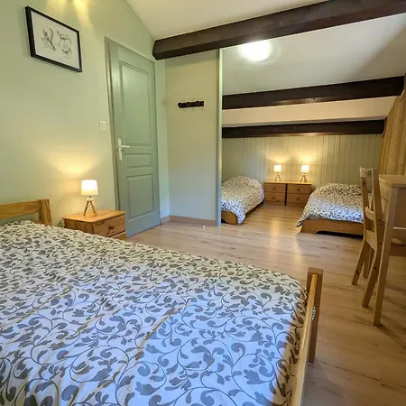 Casa de Campo Confortable, Proche Des Pistes De Ski, Avec Jardin, Terrasses Couvertes Et Wi-fi à - Fr-1-589-86