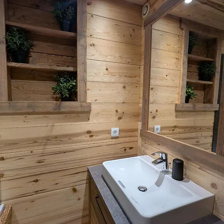 Casa de Campo Confortable, Proche Des Pistes De Ski, Avec Jardin, Terrasses Couvertes Et Wi-fi à - Fr-1-589-86 *